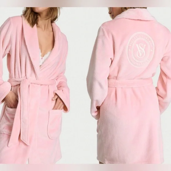 Victoria's Secret Pink Plush Robe NEW - Picture 4 of 6